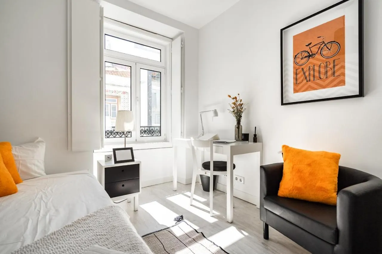 Akicity Campolide Groovy Lisbon Apartment